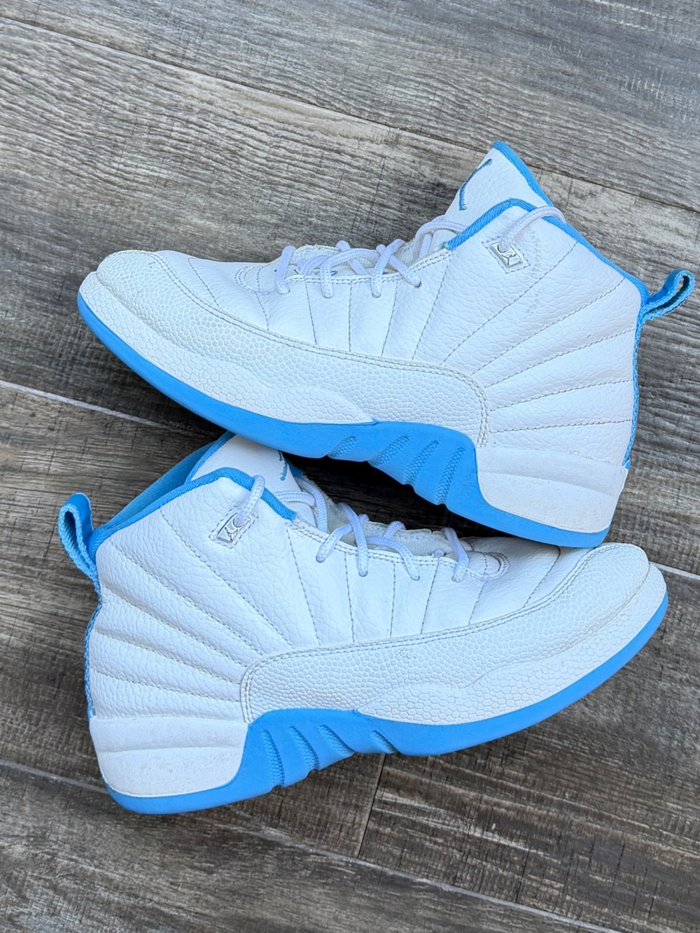 Kids Jordan air Jordan 12 retro white university blue toddler 2y
- White/Blue